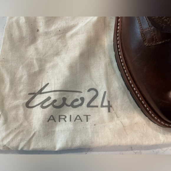 ARIAT brown leather lace ups (NEW) - Picture 7 of 15